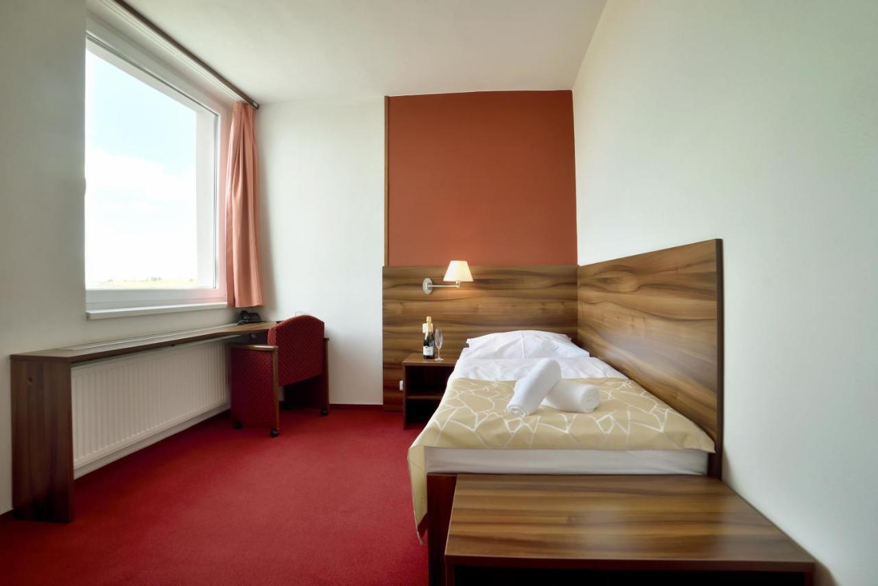 Hotel Palcat Tabor Luaran gambar