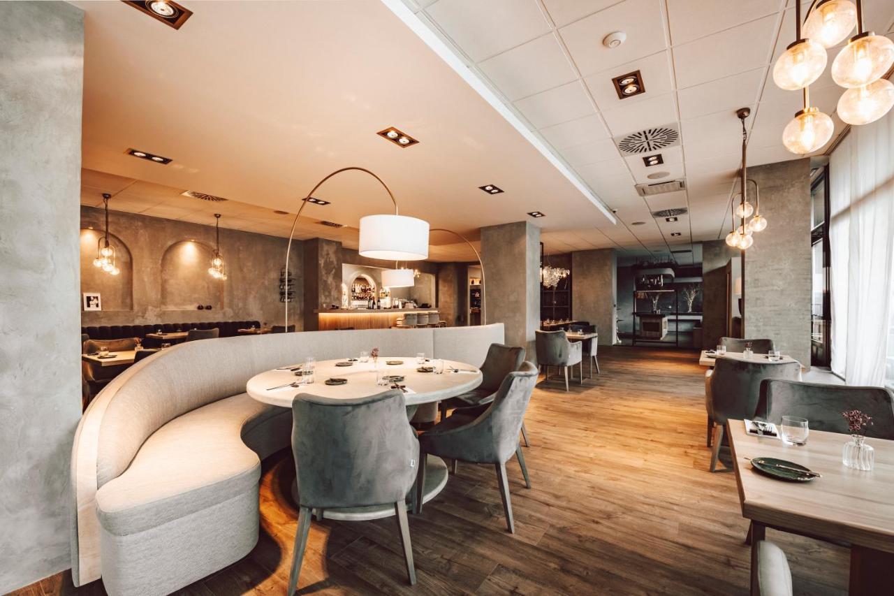 Hotel Palcat Tabor Luaran gambar